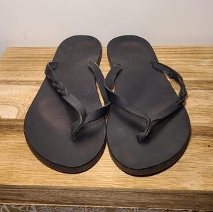 American Eagle Flip Flops